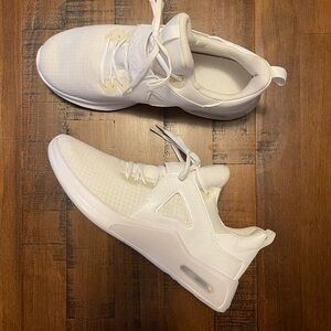 NEW Nike Women's Air Max Bella Training Shoes  TR 5 Size 8.5